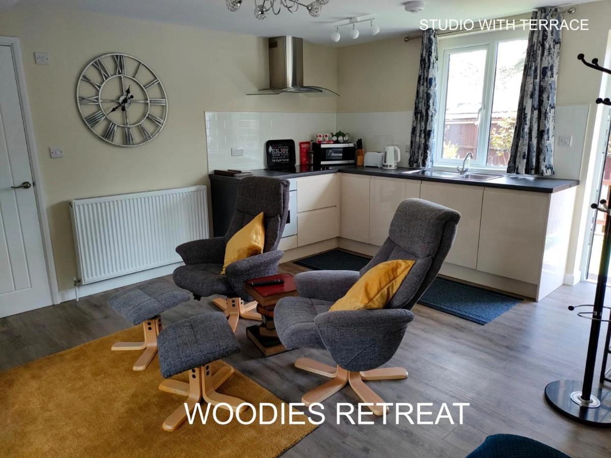 Woodies Villa Peasmarsh Esterno foto